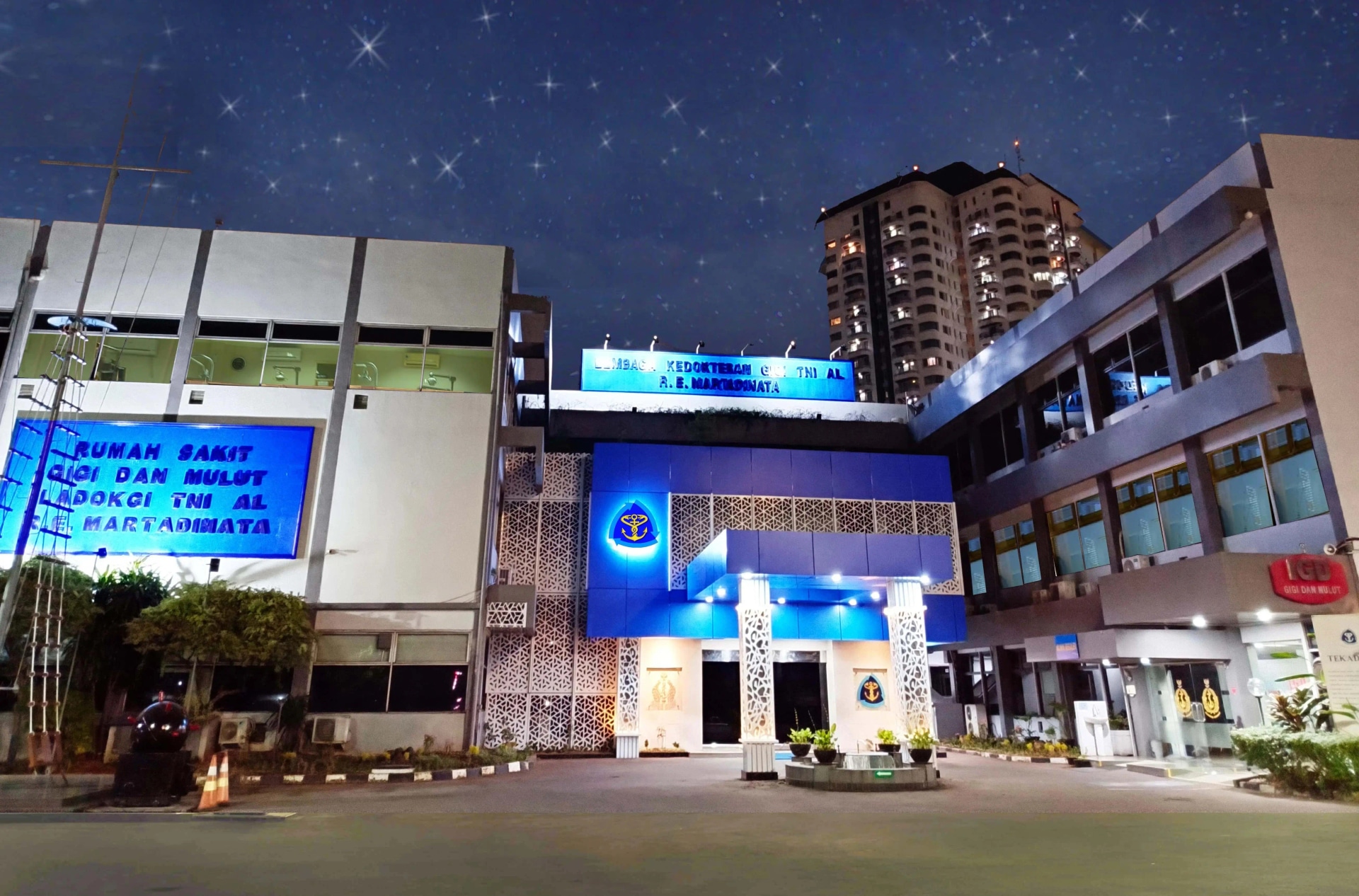 LADOKGI R.E. Martadinata di malam hari